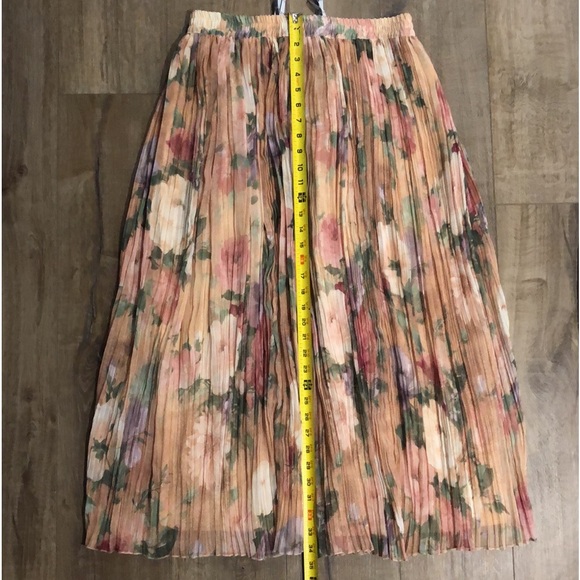 Like new! - GERRY WEBER Crinkle Pleat Skirt - Picture 8 of 11